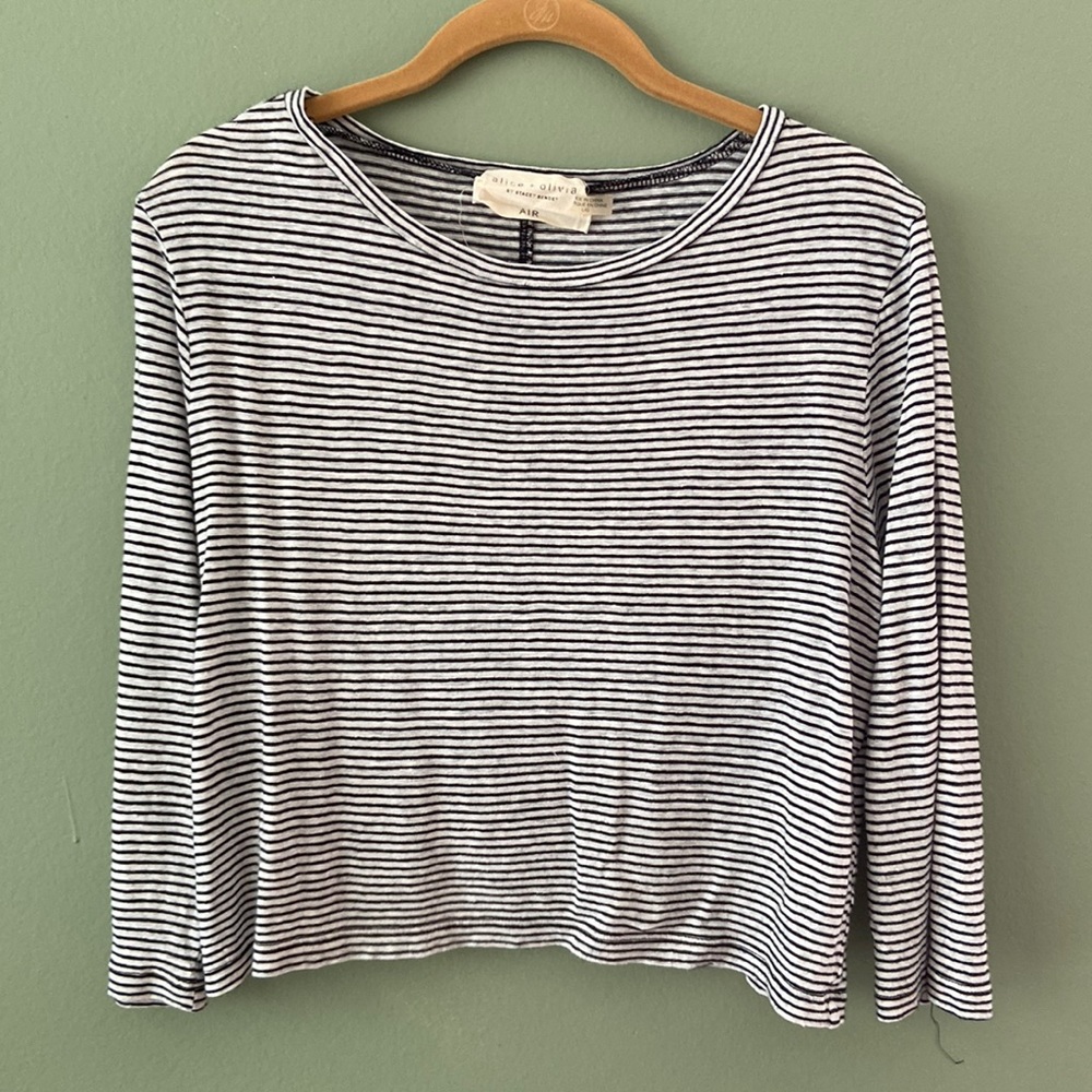 ALICE & OLIVIA BLACK AND GREY STRIPED LONG SLEAVE CROP TOP
